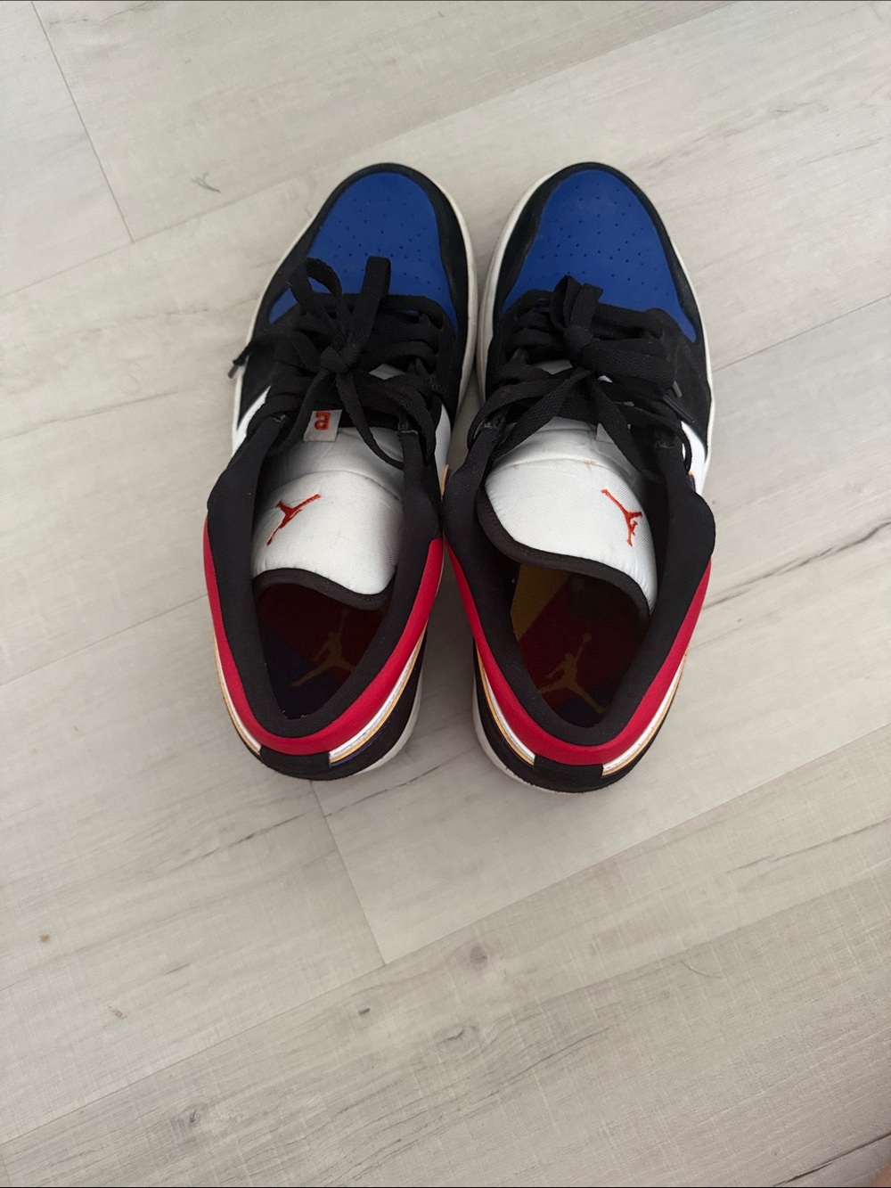 Jordan 1 Low Top Sneakers - Picture 4 of 6